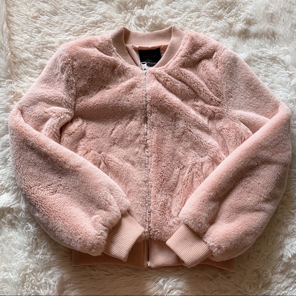 Love Tree Jackets & Blazers - LOVE TREE light pink faux fur bomber style jacket